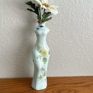 Elegant rare hand painted porcelain silhouette Vase